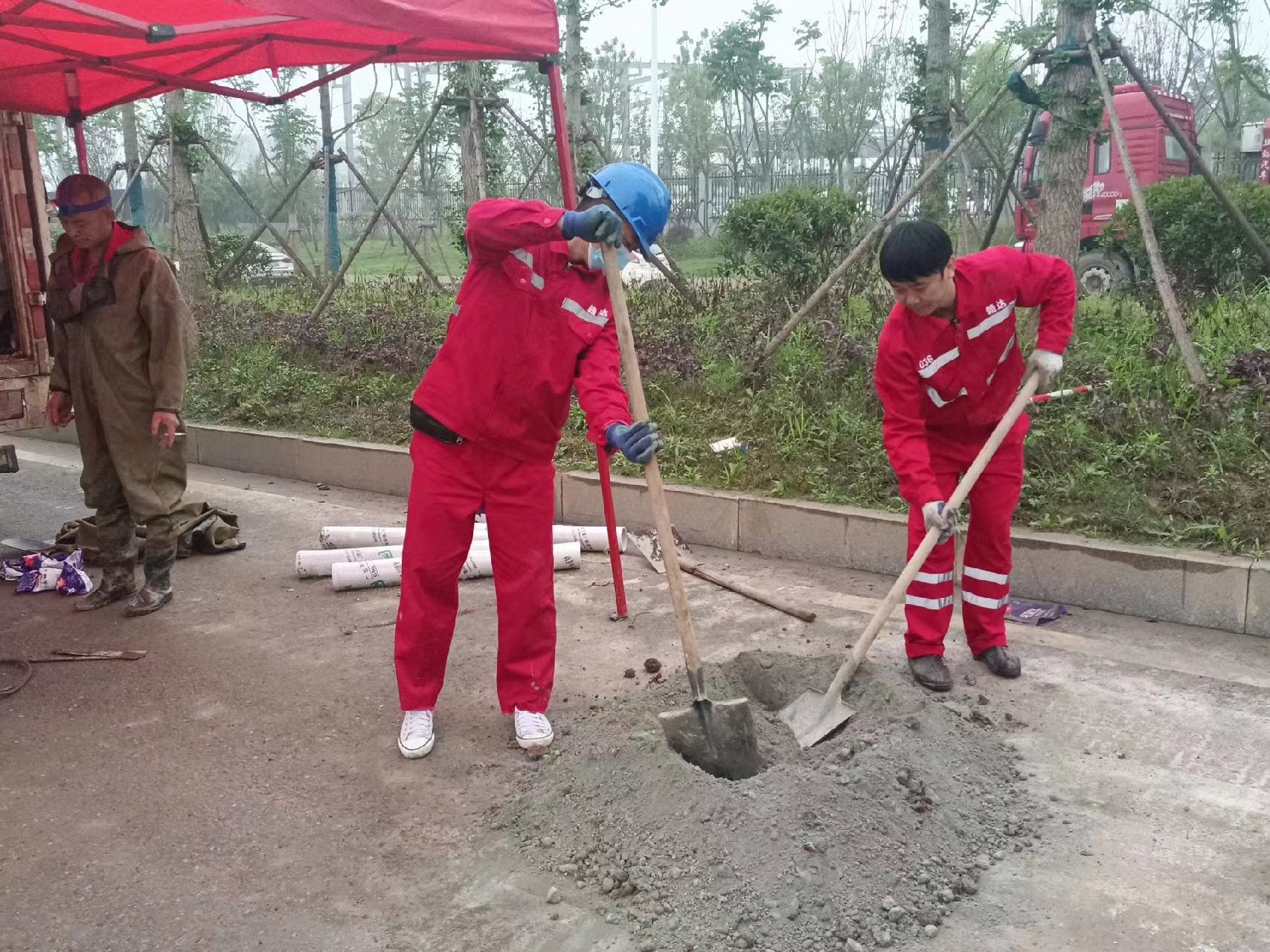 新沂管道疏通哪家好】及时进行市政管道清淤